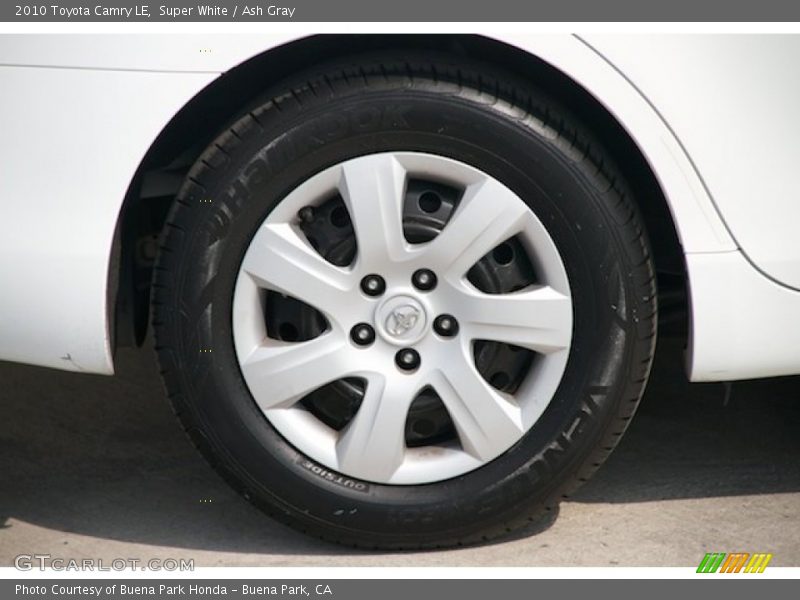 Super White / Ash Gray 2010 Toyota Camry LE