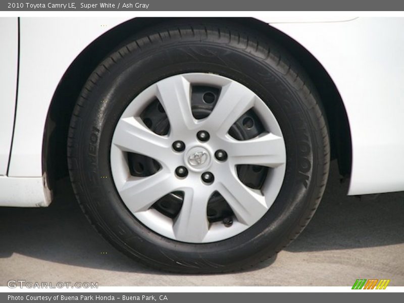Super White / Ash Gray 2010 Toyota Camry LE