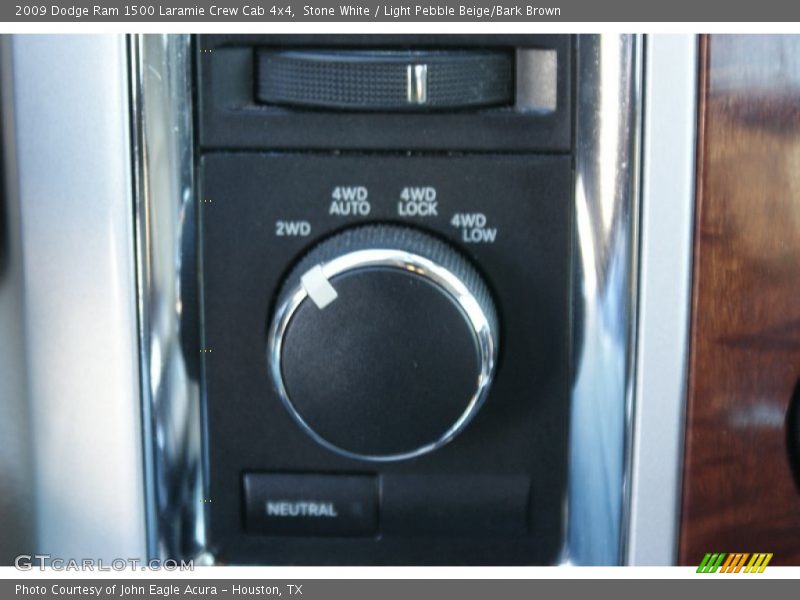 Stone White / Light Pebble Beige/Bark Brown 2009 Dodge Ram 1500 Laramie Crew Cab 4x4