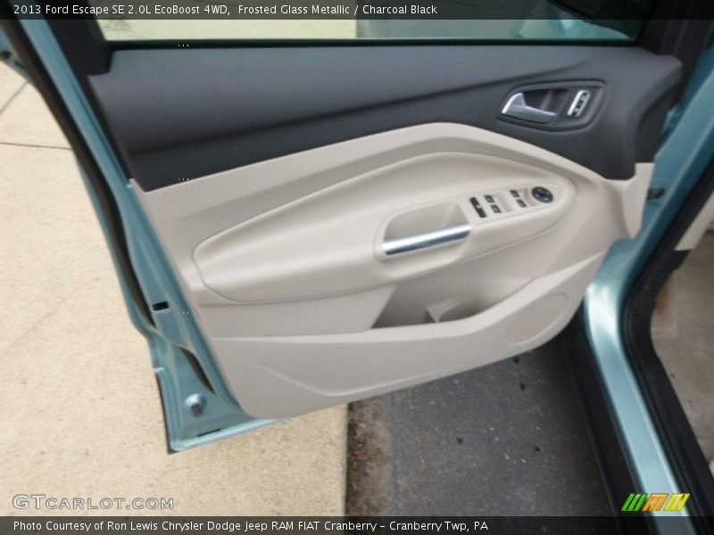 Frosted Glass Metallic / Charcoal Black 2013 Ford Escape SE 2.0L EcoBoost 4WD