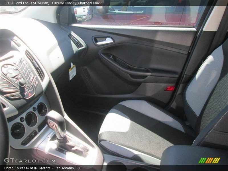 Tuxedo Black / Charcoal Black 2014 Ford Focus SE Sedan