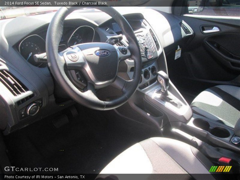 Tuxedo Black / Charcoal Black 2014 Ford Focus SE Sedan