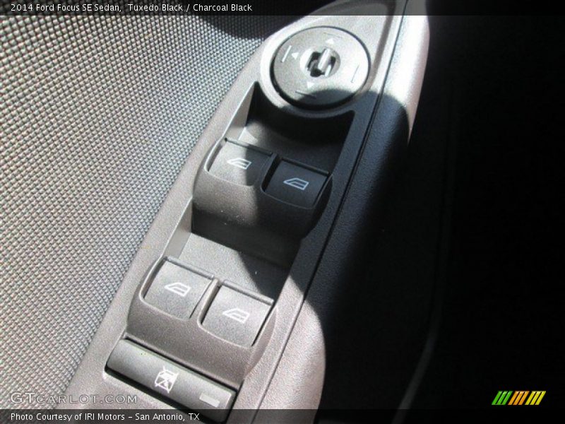 Tuxedo Black / Charcoal Black 2014 Ford Focus SE Sedan