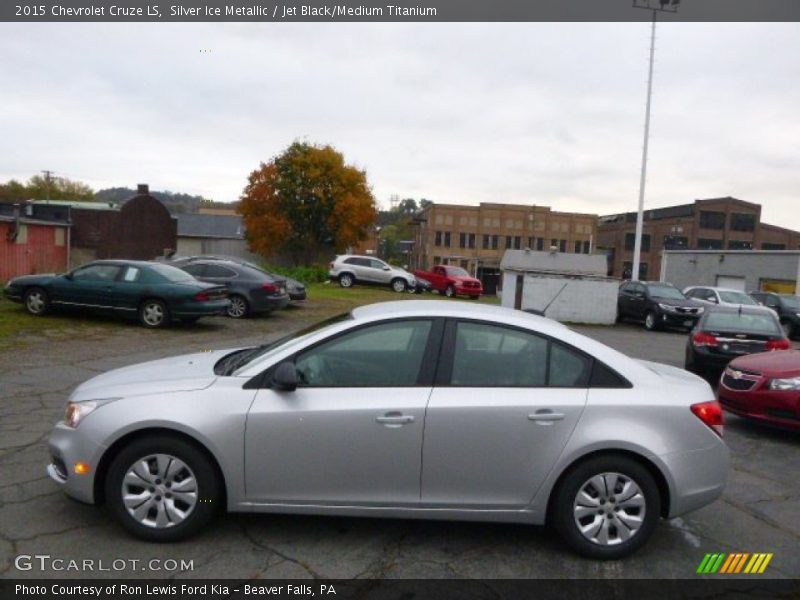 Silver Ice Metallic / Jet Black/Medium Titanium 2015 Chevrolet Cruze LS