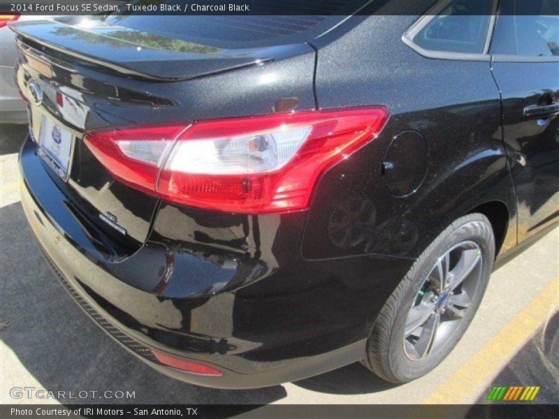 Tuxedo Black / Charcoal Black 2014 Ford Focus SE Sedan