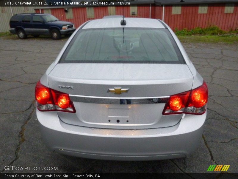 Silver Ice Metallic / Jet Black/Medium Titanium 2015 Chevrolet Cruze LS
