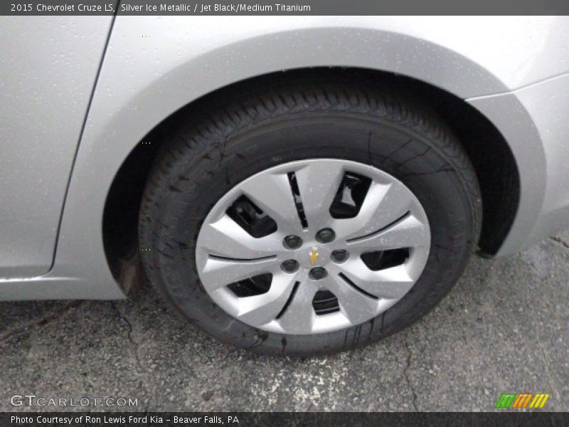 Silver Ice Metallic / Jet Black/Medium Titanium 2015 Chevrolet Cruze LS