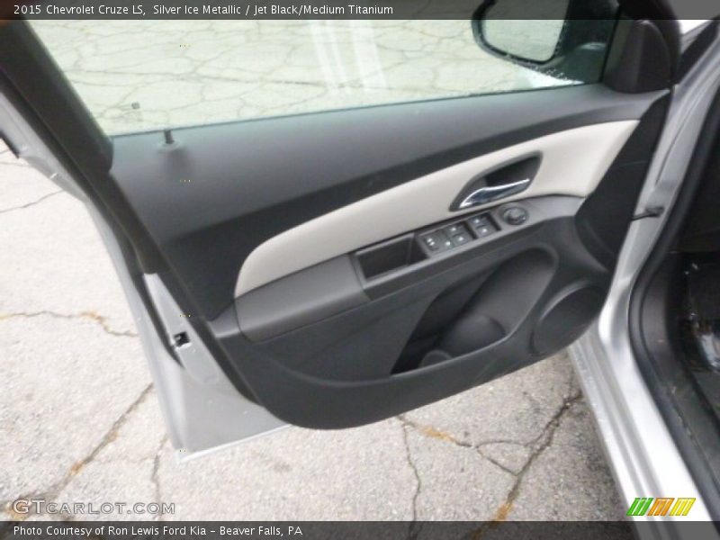 Silver Ice Metallic / Jet Black/Medium Titanium 2015 Chevrolet Cruze LS