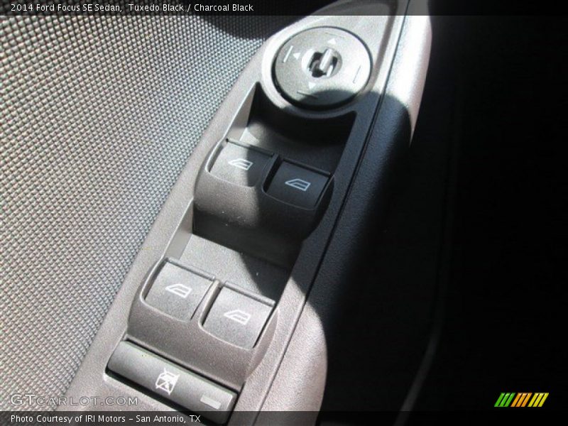 Tuxedo Black / Charcoal Black 2014 Ford Focus SE Sedan