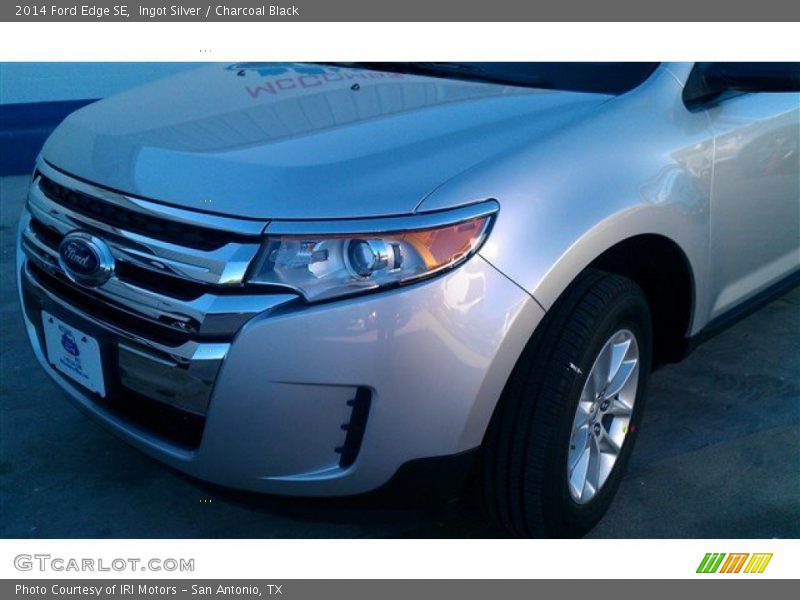Ingot Silver / Charcoal Black 2014 Ford Edge SE