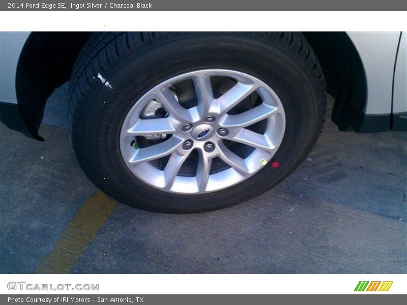Ingot Silver / Charcoal Black 2014 Ford Edge SE