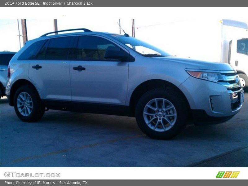 Ingot Silver / Charcoal Black 2014 Ford Edge SE