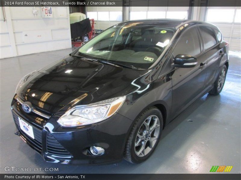 Tuxedo Black / Charcoal Black 2014 Ford Focus SE Hatchback