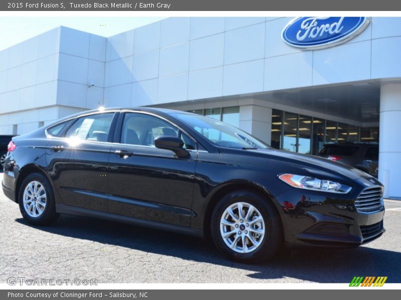 Tuxedo Black Metallic / Earth Gray 2015 Ford Fusion S