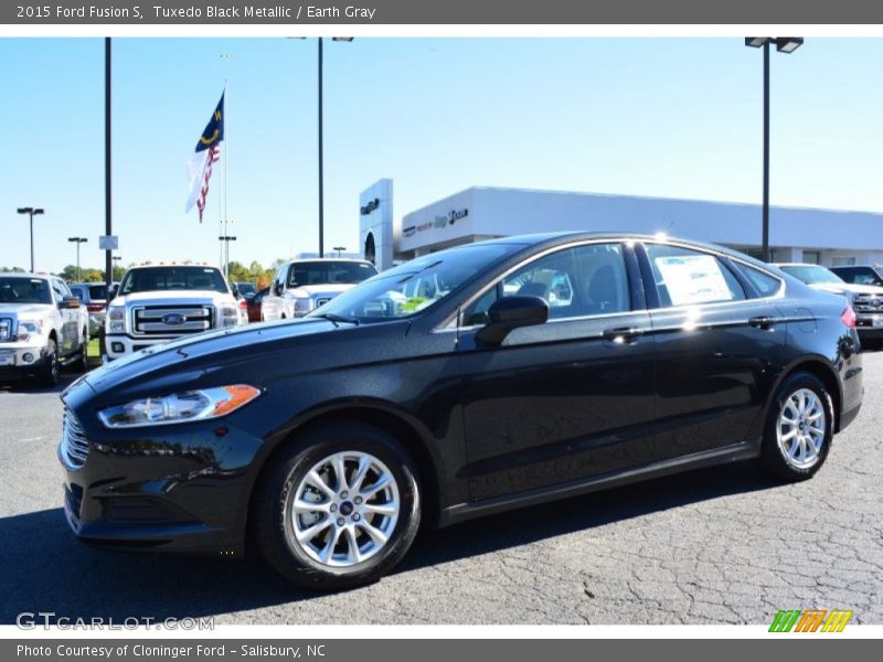 Tuxedo Black Metallic / Earth Gray 2015 Ford Fusion S