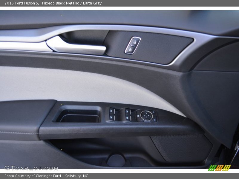 Tuxedo Black Metallic / Earth Gray 2015 Ford Fusion S