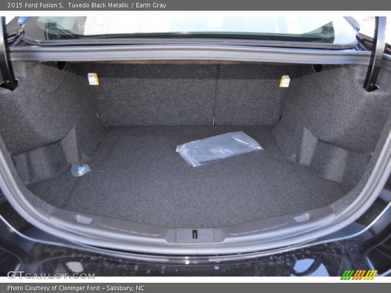 Tuxedo Black Metallic / Earth Gray 2015 Ford Fusion S
