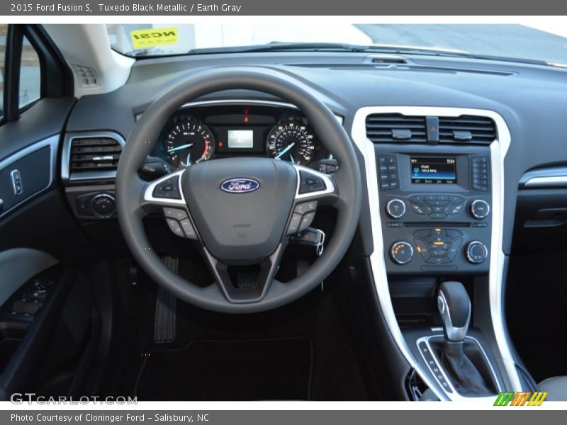 Tuxedo Black Metallic / Earth Gray 2015 Ford Fusion S