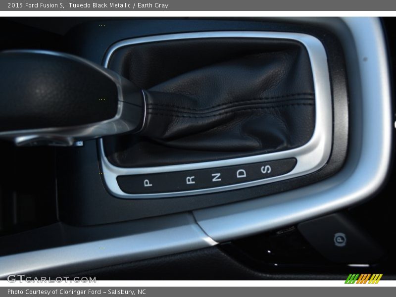 Tuxedo Black Metallic / Earth Gray 2015 Ford Fusion S