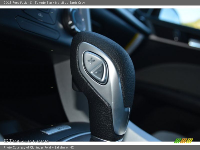 Tuxedo Black Metallic / Earth Gray 2015 Ford Fusion S