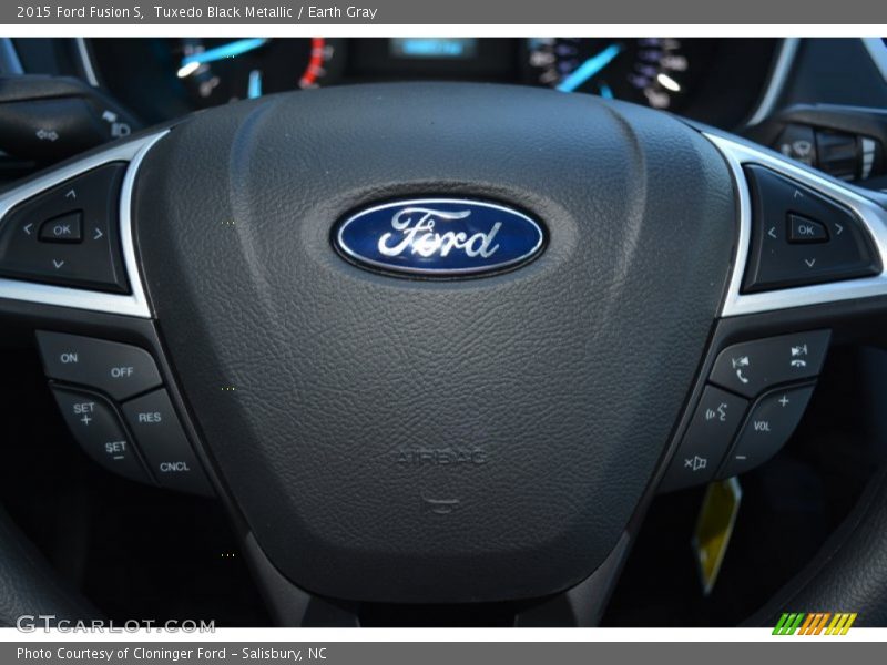 Tuxedo Black Metallic / Earth Gray 2015 Ford Fusion S
