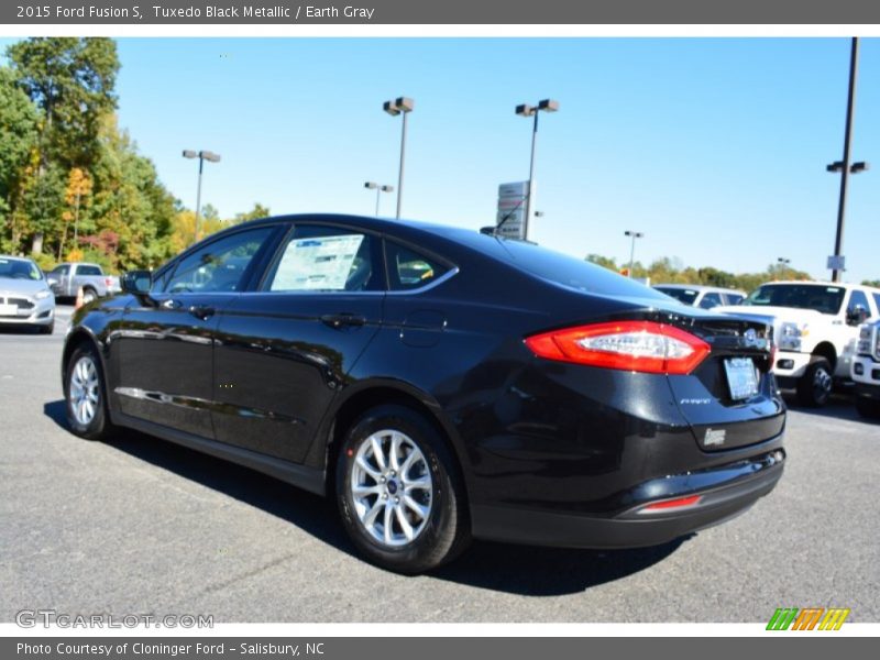 Tuxedo Black Metallic / Earth Gray 2015 Ford Fusion S