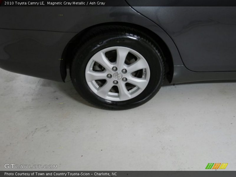 Magnetic Gray Metallic / Ash Gray 2010 Toyota Camry LE