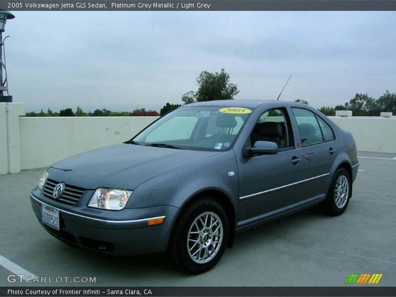 Platinum Grey Metallic / Light Grey 2005 Volkswagen Jetta GLS Sedan