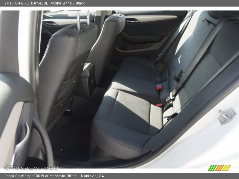 Alpine White / Black 2015 BMW X1 sDrive28i