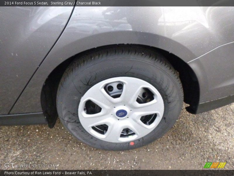 Sterling Gray / Charcoal Black 2014 Ford Focus S Sedan