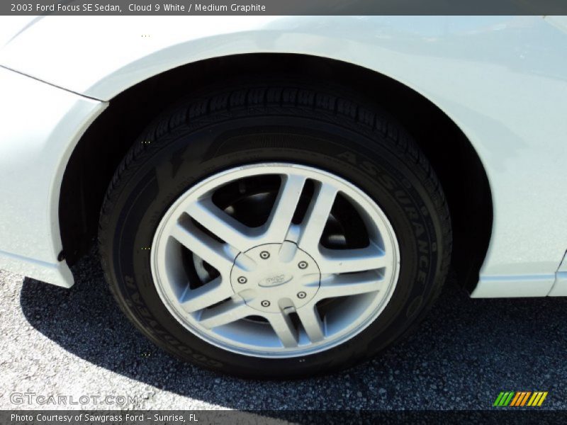 Cloud 9 White / Medium Graphite 2003 Ford Focus SE Sedan