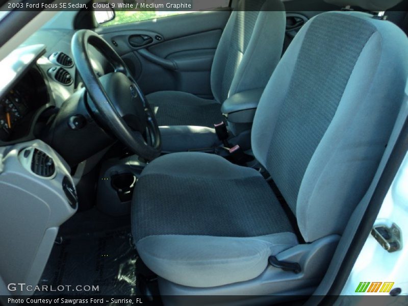 Cloud 9 White / Medium Graphite 2003 Ford Focus SE Sedan