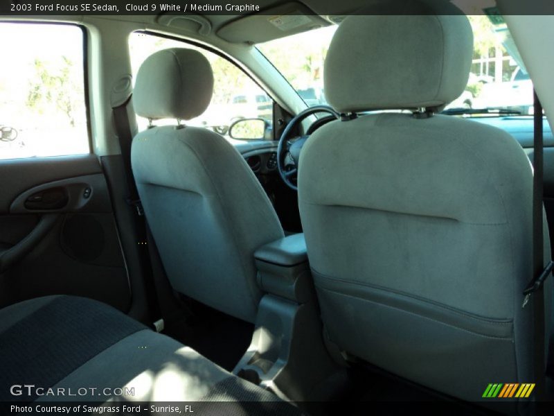 Cloud 9 White / Medium Graphite 2003 Ford Focus SE Sedan