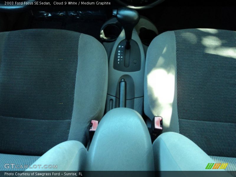 Cloud 9 White / Medium Graphite 2003 Ford Focus SE Sedan