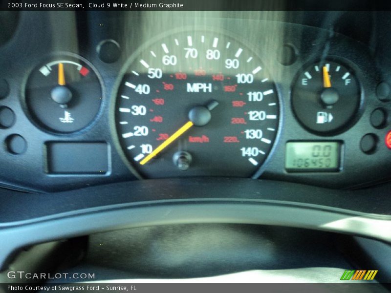 Cloud 9 White / Medium Graphite 2003 Ford Focus SE Sedan