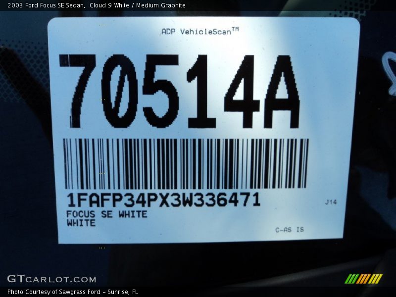 Cloud 9 White / Medium Graphite 2003 Ford Focus SE Sedan