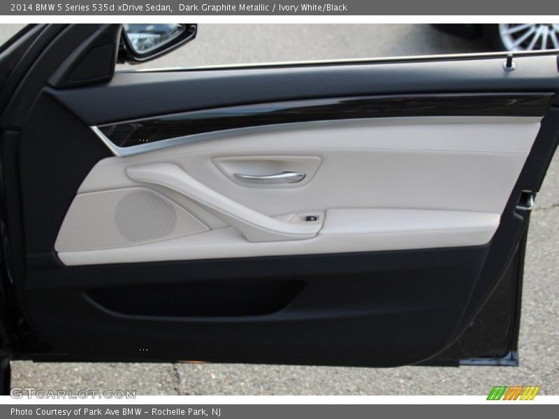 Dark Graphite Metallic / Ivory White/Black 2014 BMW 5 Series 535d xDrive Sedan