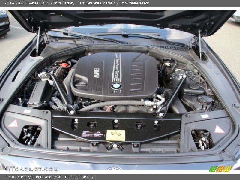 Dark Graphite Metallic / Ivory White/Black 2014 BMW 5 Series 535d xDrive Sedan