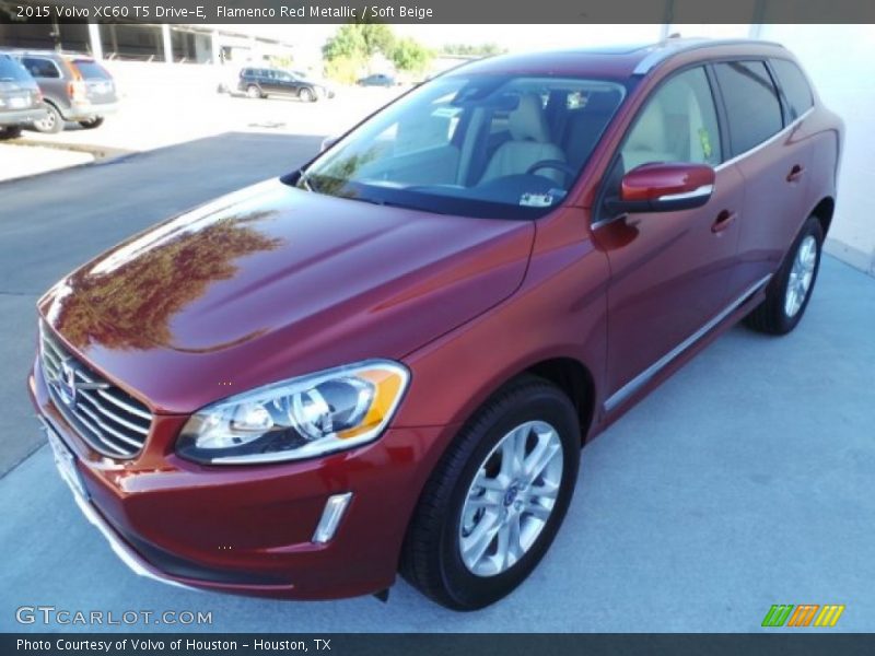 Flamenco Red Metallic / Soft Beige 2015 Volvo XC60 T5 Drive-E