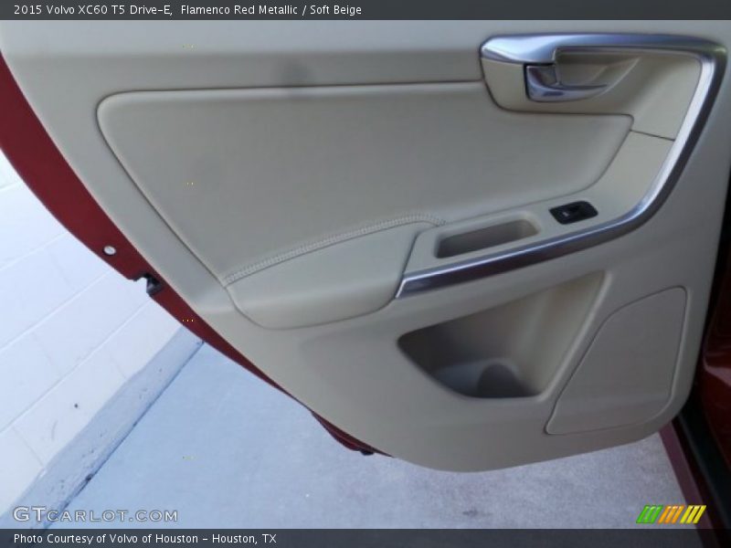 Flamenco Red Metallic / Soft Beige 2015 Volvo XC60 T5 Drive-E