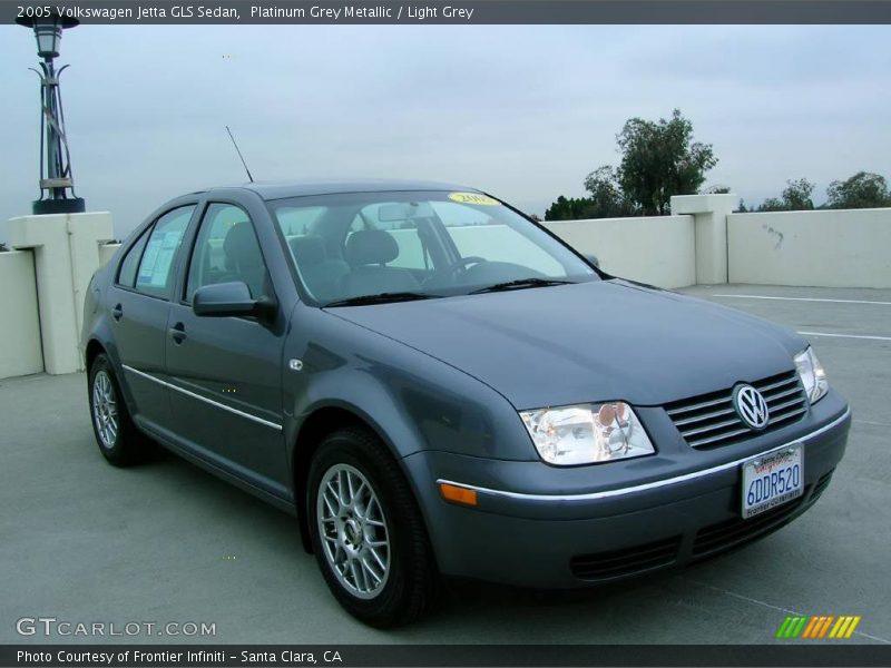 Platinum Grey Metallic / Light Grey 2005 Volkswagen Jetta GLS Sedan