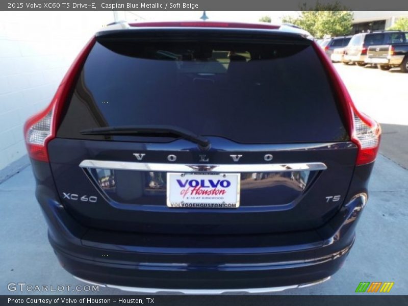 Caspian Blue Metallic / Soft Beige 2015 Volvo XC60 T5 Drive-E