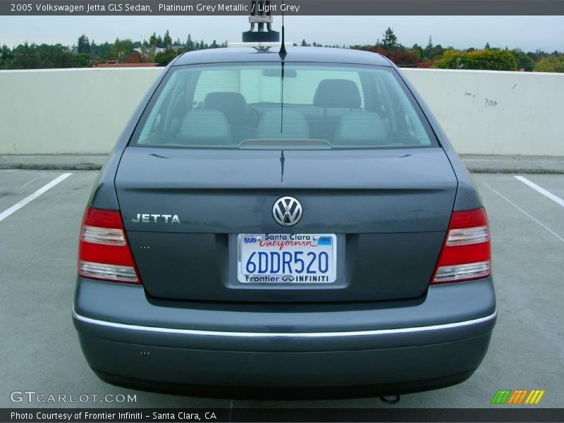 Platinum Grey Metallic / Light Grey 2005 Volkswagen Jetta GLS Sedan