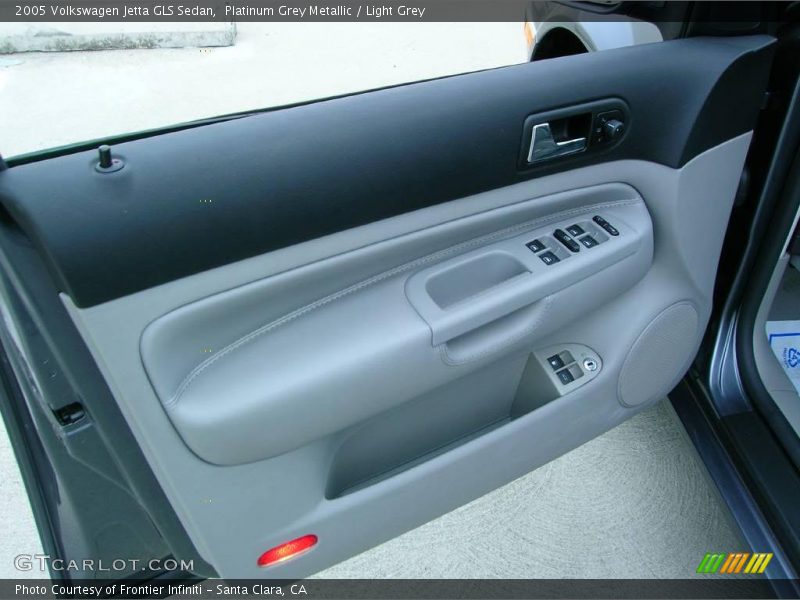 Platinum Grey Metallic / Light Grey 2005 Volkswagen Jetta GLS Sedan