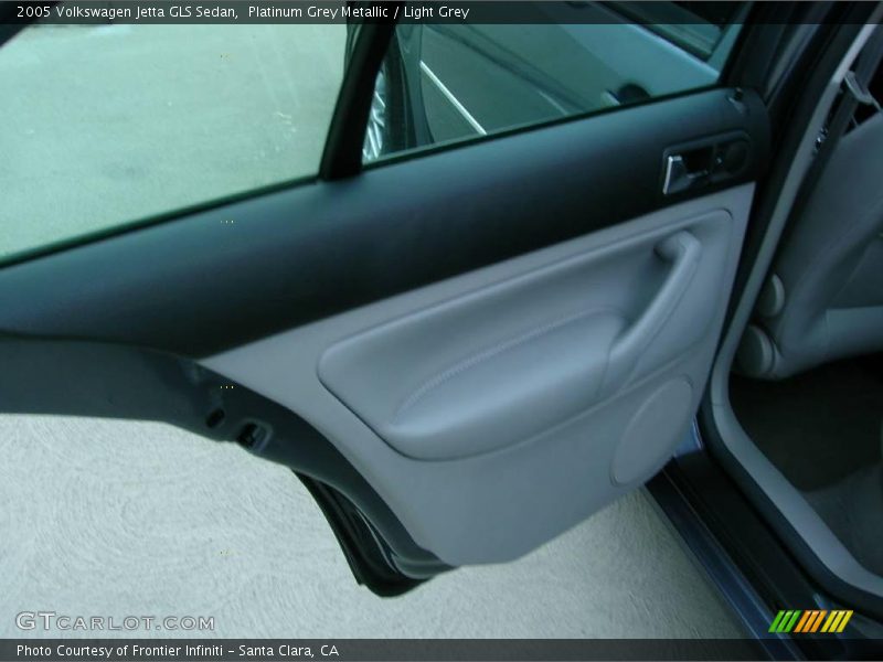 Platinum Grey Metallic / Light Grey 2005 Volkswagen Jetta GLS Sedan