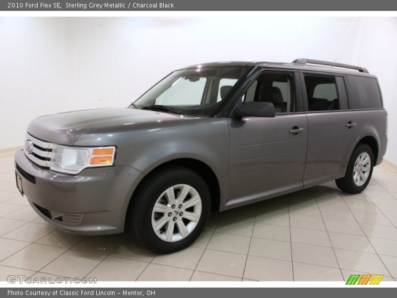 Front 3/4 View of 2010 Flex SE