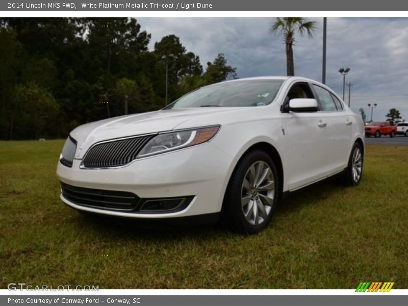 White Platinum Metallic Tri-coat / Light Dune 2014 Lincoln MKS FWD