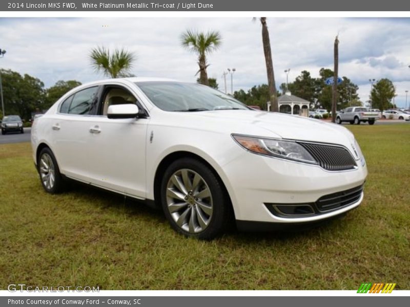 White Platinum Metallic Tri-coat / Light Dune 2014 Lincoln MKS FWD