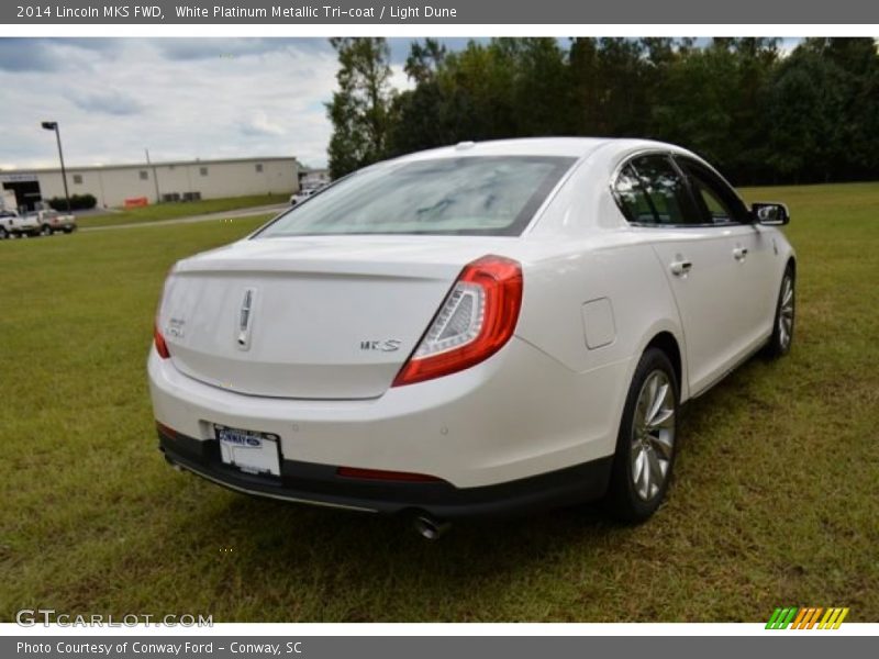 White Platinum Metallic Tri-coat / Light Dune 2014 Lincoln MKS FWD