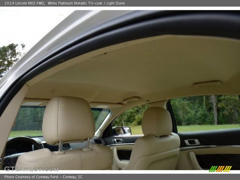 White Platinum Metallic Tri-coat / Light Dune 2014 Lincoln MKS FWD